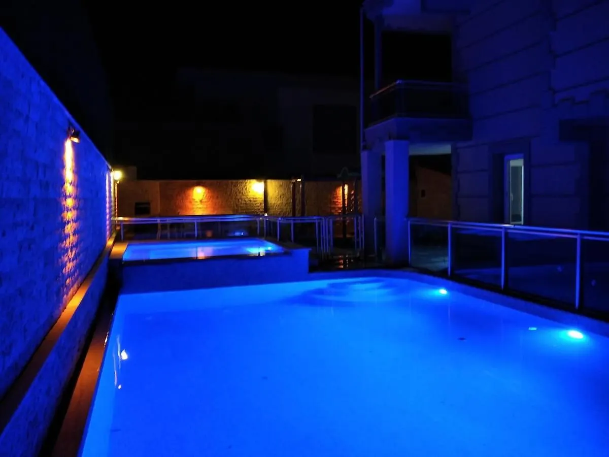 Cesme Villa Oender