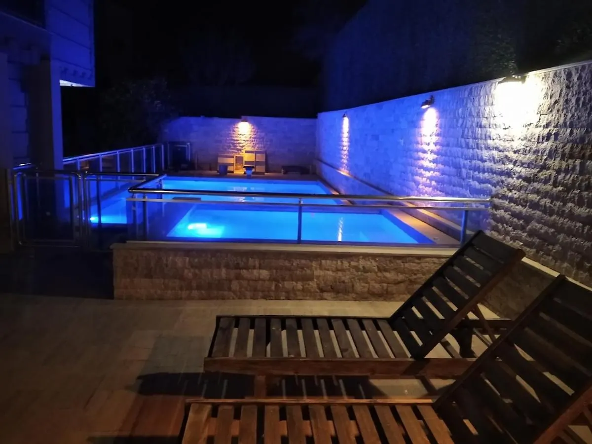 Cesme Villa Oender