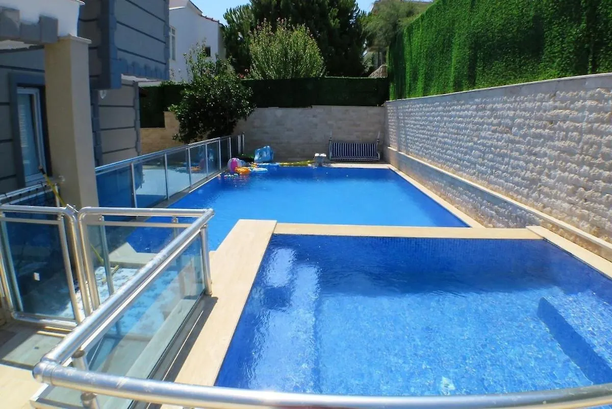 Cesme Villa Oender